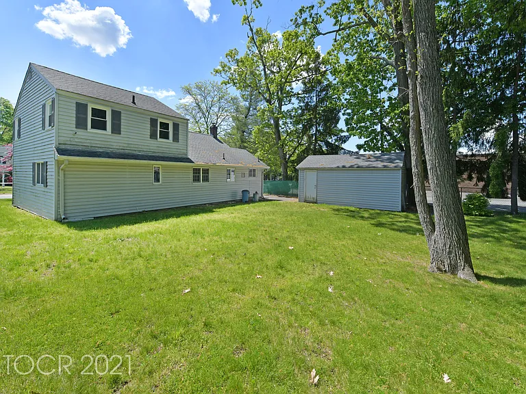 89 Crescent Ave — Photo 18