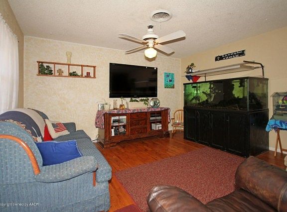 4th image of 1610 Gardenia St