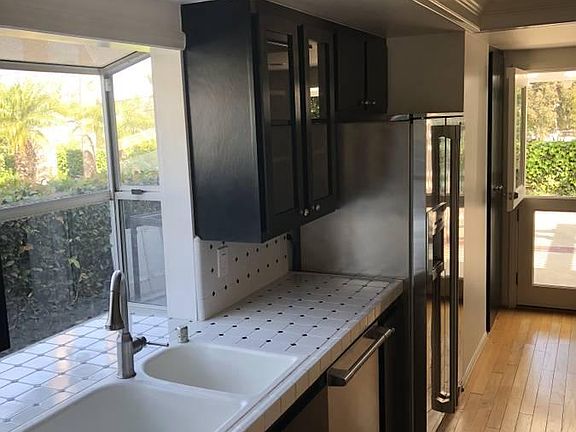 4th image of 2308 Redlands Dr
