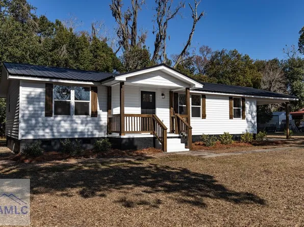 69 N Railroad St, Ludowici, GA 31316