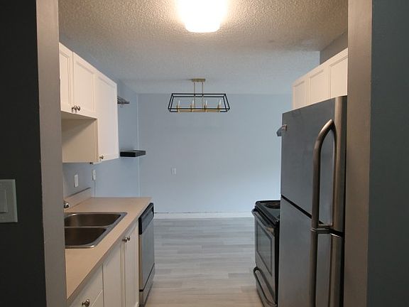 3rd image of 10631 105th St NW #203