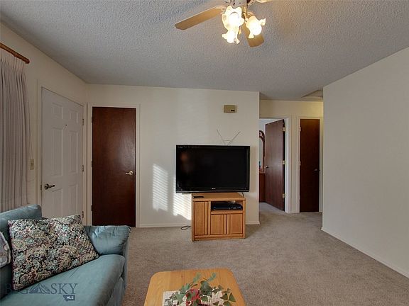 5th image of 1120 W Babcock St