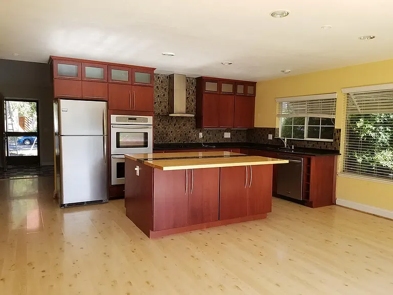 326 Lassenpark Cir — Photo 7