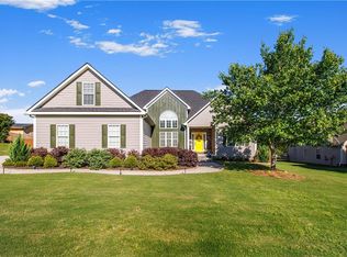 41 Arthur Ave, Jefferson, GA 30549