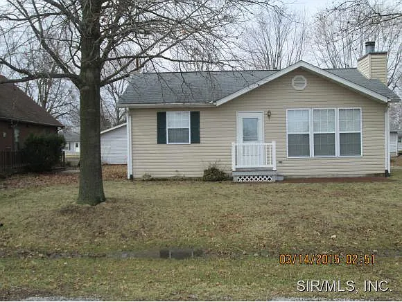 19 Edgewater Beach Dr photo 1