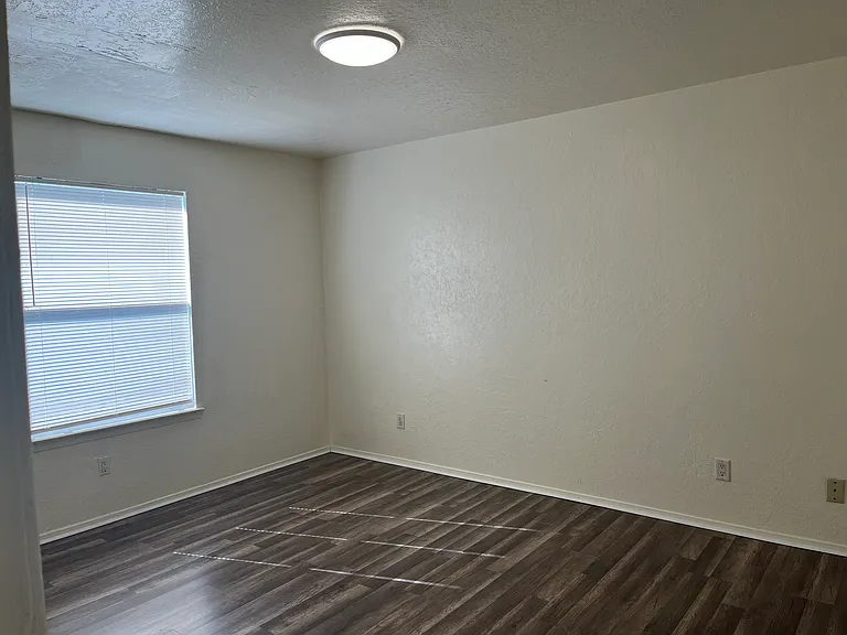 Fully Updated 2 Bedroom End Unit in Rio Rancho — Photo 33