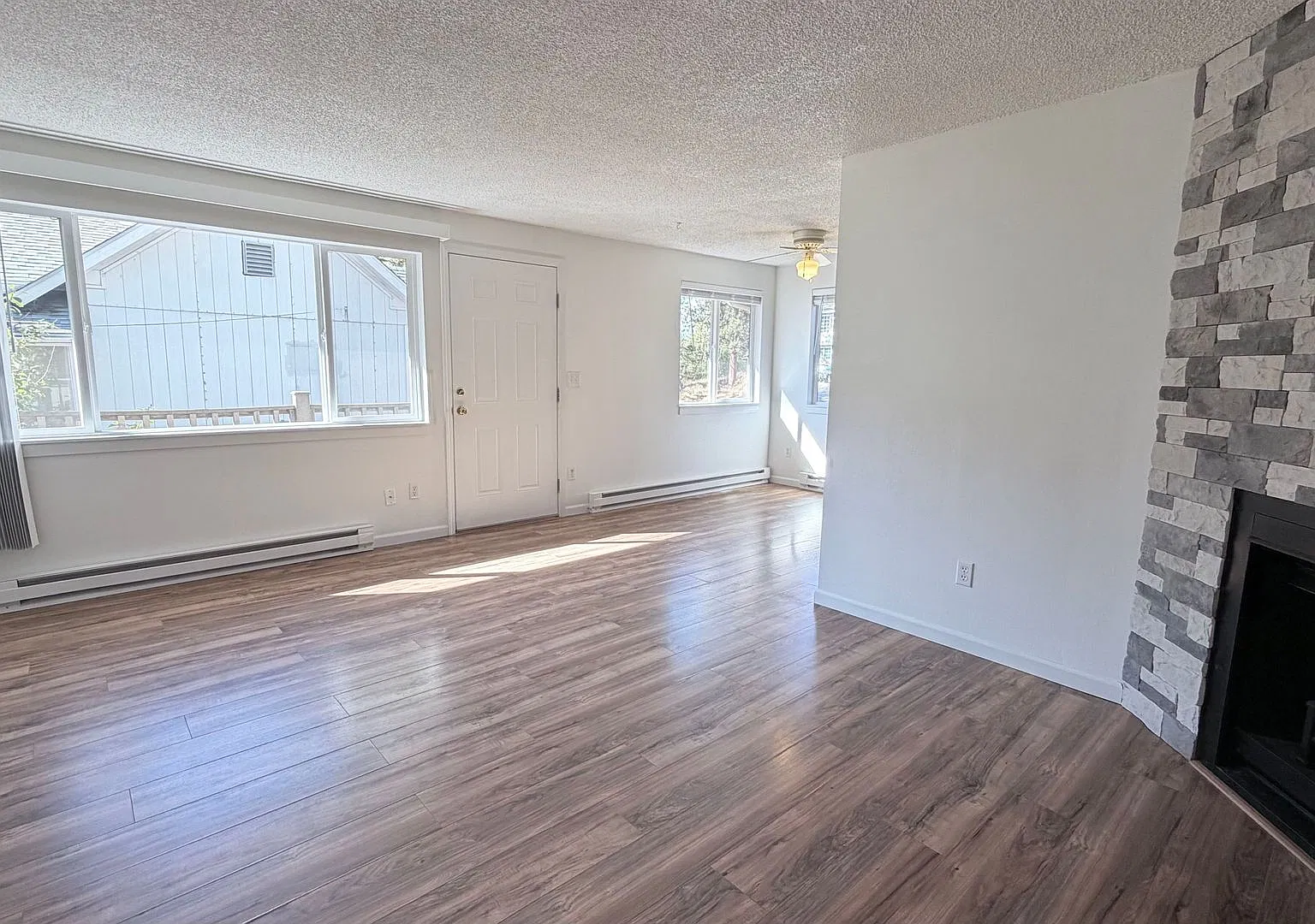 2 bed 1 bath available now in the up & coming Perry District — Photo 2