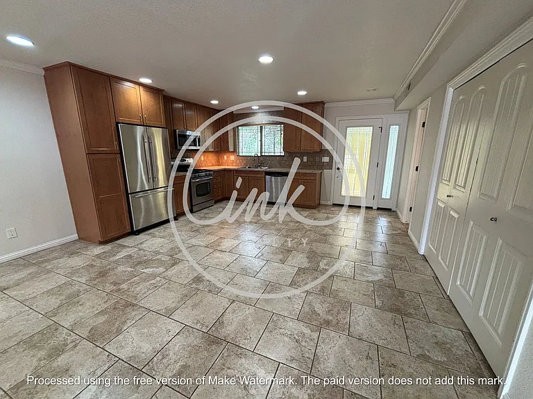 1038 Riverview Dr — Photo 5