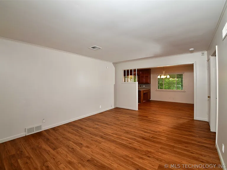 3707 E 29th St — Photo 5