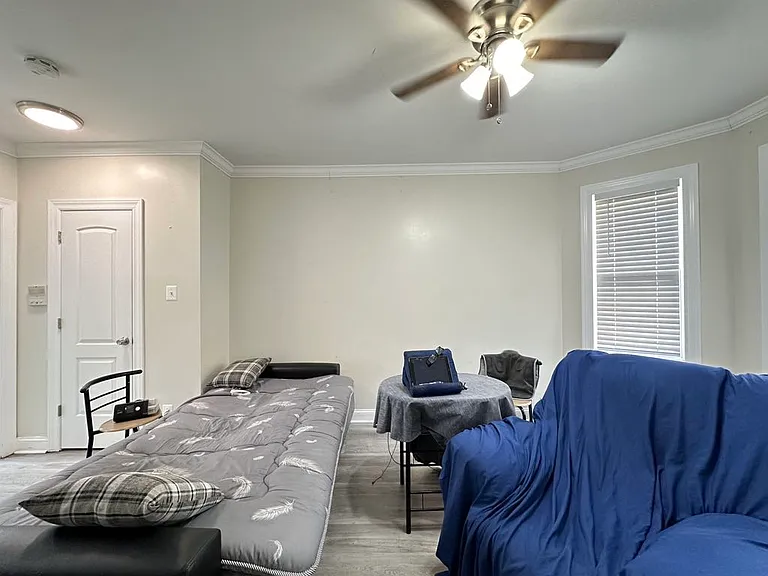 3817.5 N Greenview Ave #W3 — Photo 13
