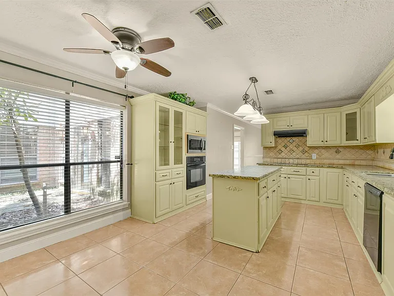 15910 Boatswain Ct — Photo 10