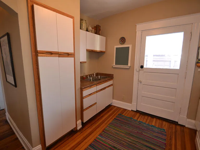 574 Terrace Ave #1 — Photo 9