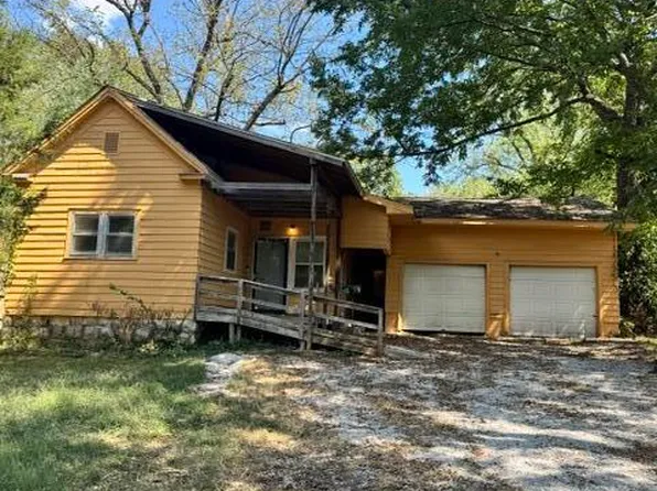 2326 N Jefferson Avenue, Springfield, MO 65803