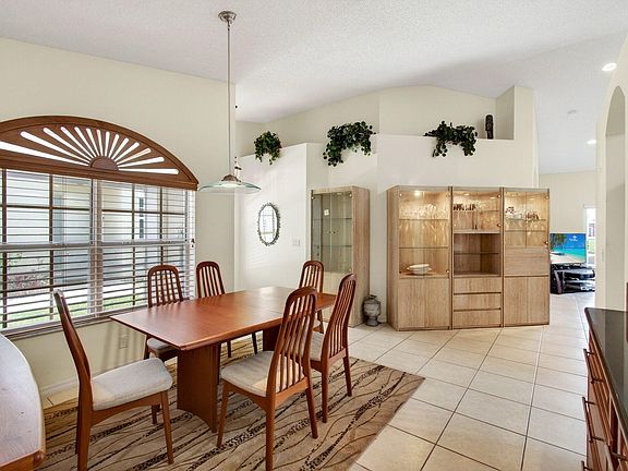 5th image of 6083 Caladium Road