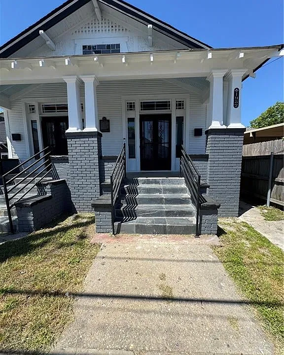 1930 Arts St
