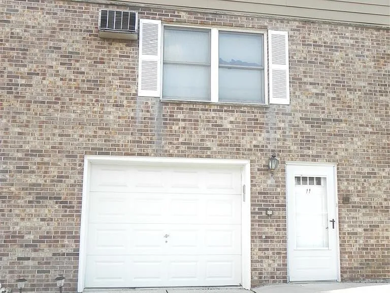 453 Liberty St #11 — Photo 12
