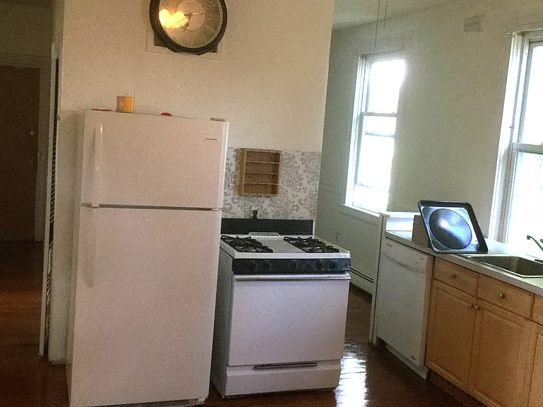 15 Penn St #3 — Photo 3