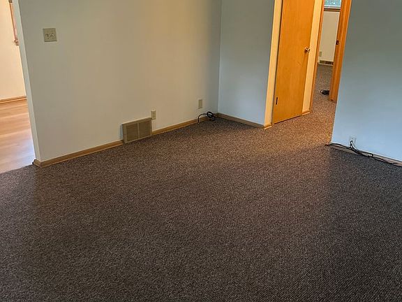 2nd image of 5870-5876 Tower Rd #70-3