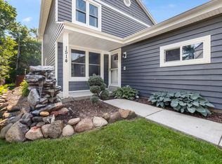 1514 S Sunny Slope Rd, New Berlin, WI 53151