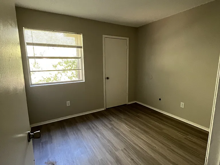 606 Bracewood Cir #C — Photo 3