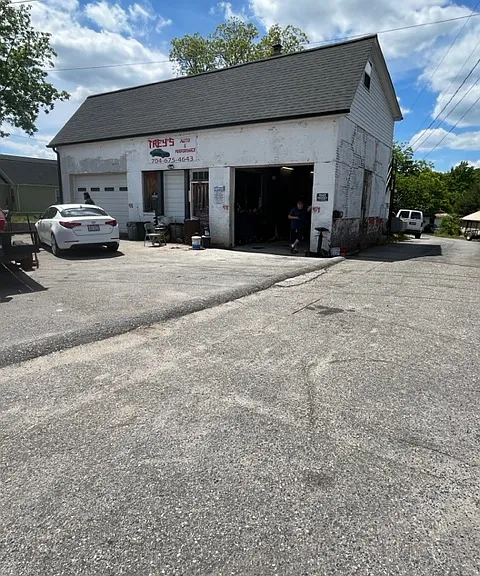 225 E Main St — Photo 3