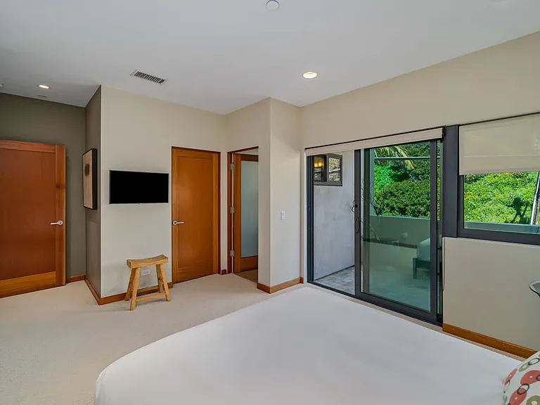 25250 Malibu Rd — Photo 49