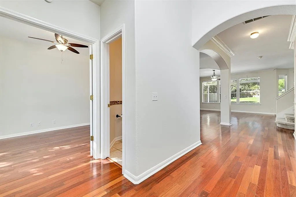 4 bed, 2.5 bath, 2746 sqft, $2,500 — Photo 3