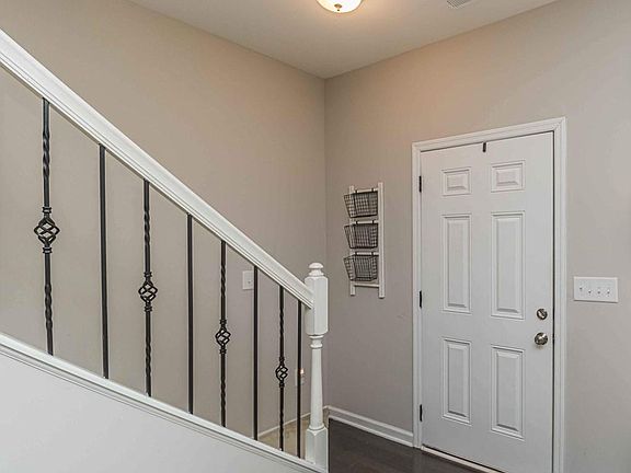 5th image of 201 Grand Oaks Dr