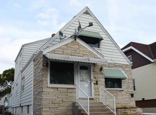 2132 S 37th St, Milwaukee, WI 53215