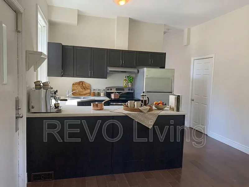 3 bed, 1.5 bath, 1250 sqft, $2,250 — Photo 4