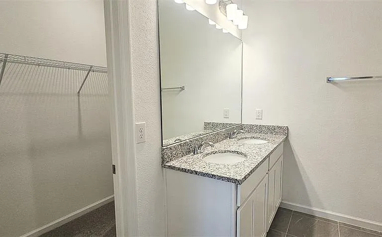 429 Silver Palm Dr — Photo 12