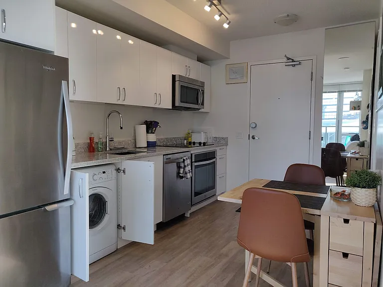 450 8th Ave SE #1001 — Photo 5
