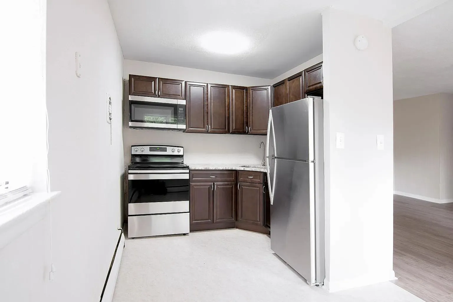 Cameo Court Apartments — Photo 2