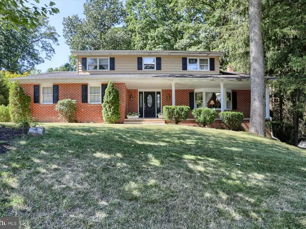 4029 Robin Hood Dr, York, PA 17408