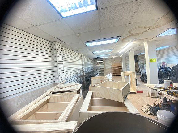3rd image of 71-02 37th Ave #Basement
