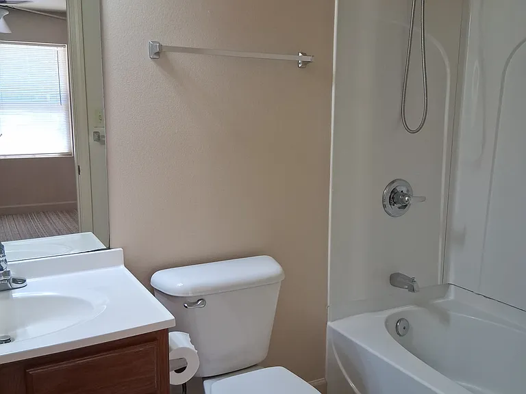 234 W Mountain View Dr #B — Photo 4