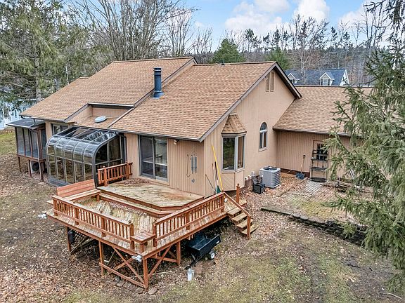 4th image of 1879 Glenshire Dr