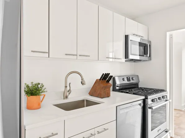 345 East 73rd Street image 4 of 12