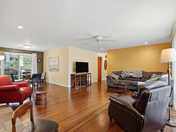 4th image of 2655 Elsinore Dr