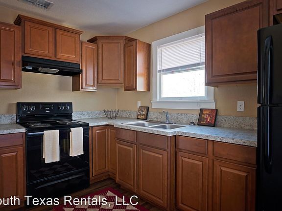 2nd image of 408 E North St APT 3
