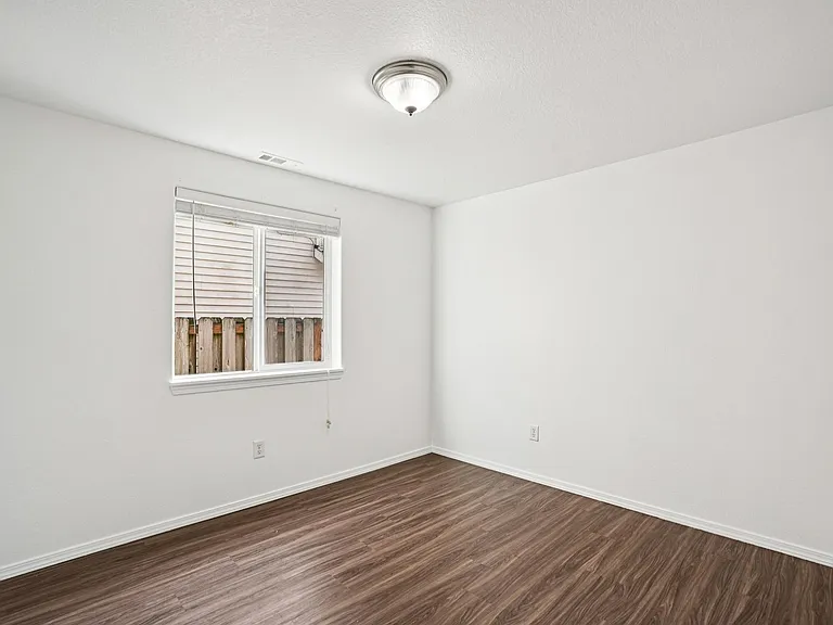 2315 SW Hannah Cir — Photo 16