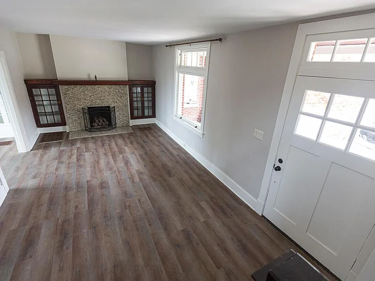 216 Edward Ave — Photo 5