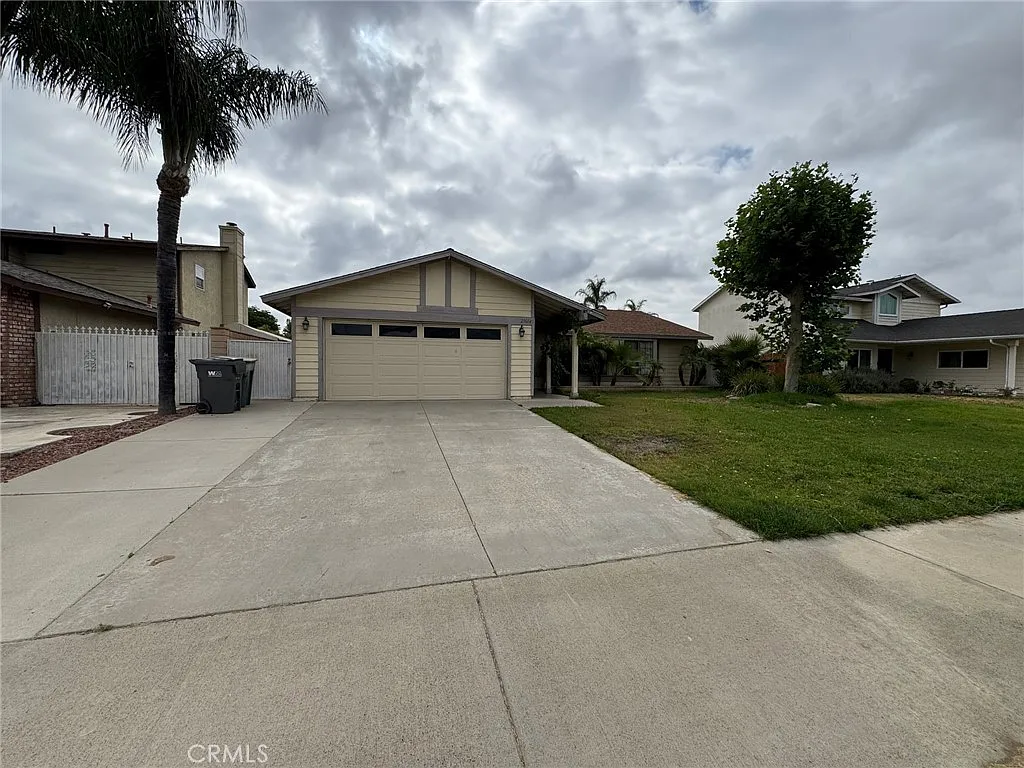 4 bed, 1415 sqft, $2,650 — Photo 1