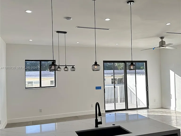 4655 SW 32nd Ave — Photo 6
