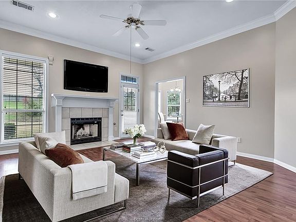 4th image of 1810 Gray Stone Dr