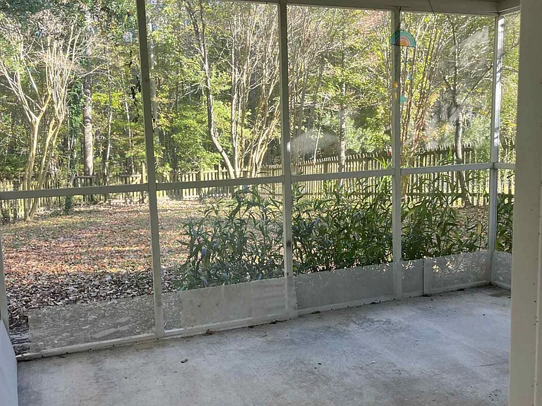 524 Beverly Dr — Photo 18