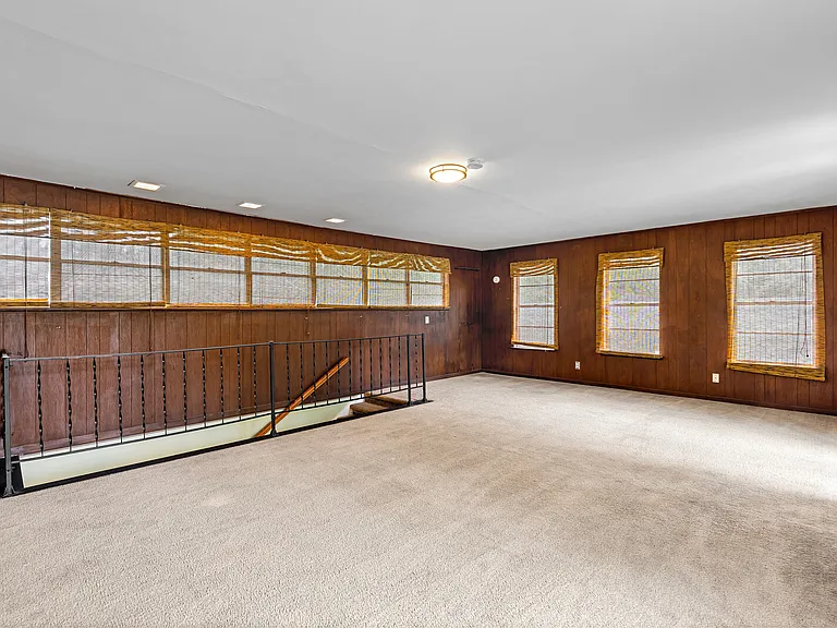 326 S Barbara St — Photo 12