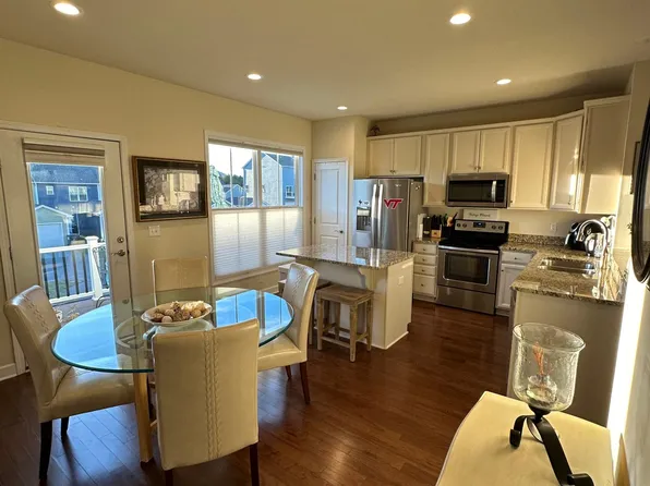 43 Broad St, Daleville, VA 24083