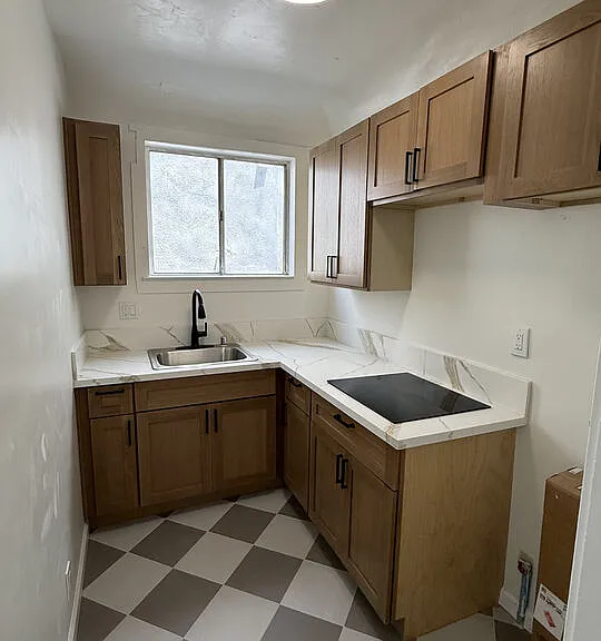 44 Rose Ave — Photo 7