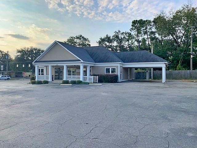 2nd image of 500 W Oglethorpe Blvd